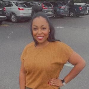 Meet your Posher, Desiree'